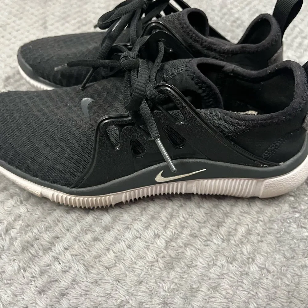 Nike Acalme AQ7459-001 Sneaker sz8